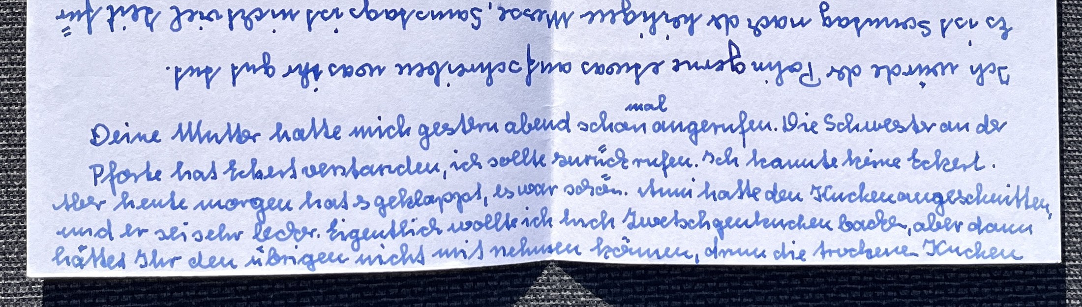 Der Nachtrag am oberen Rand des Bogens, hier aufrecht gestellt – er bricht mitten im Satz ab