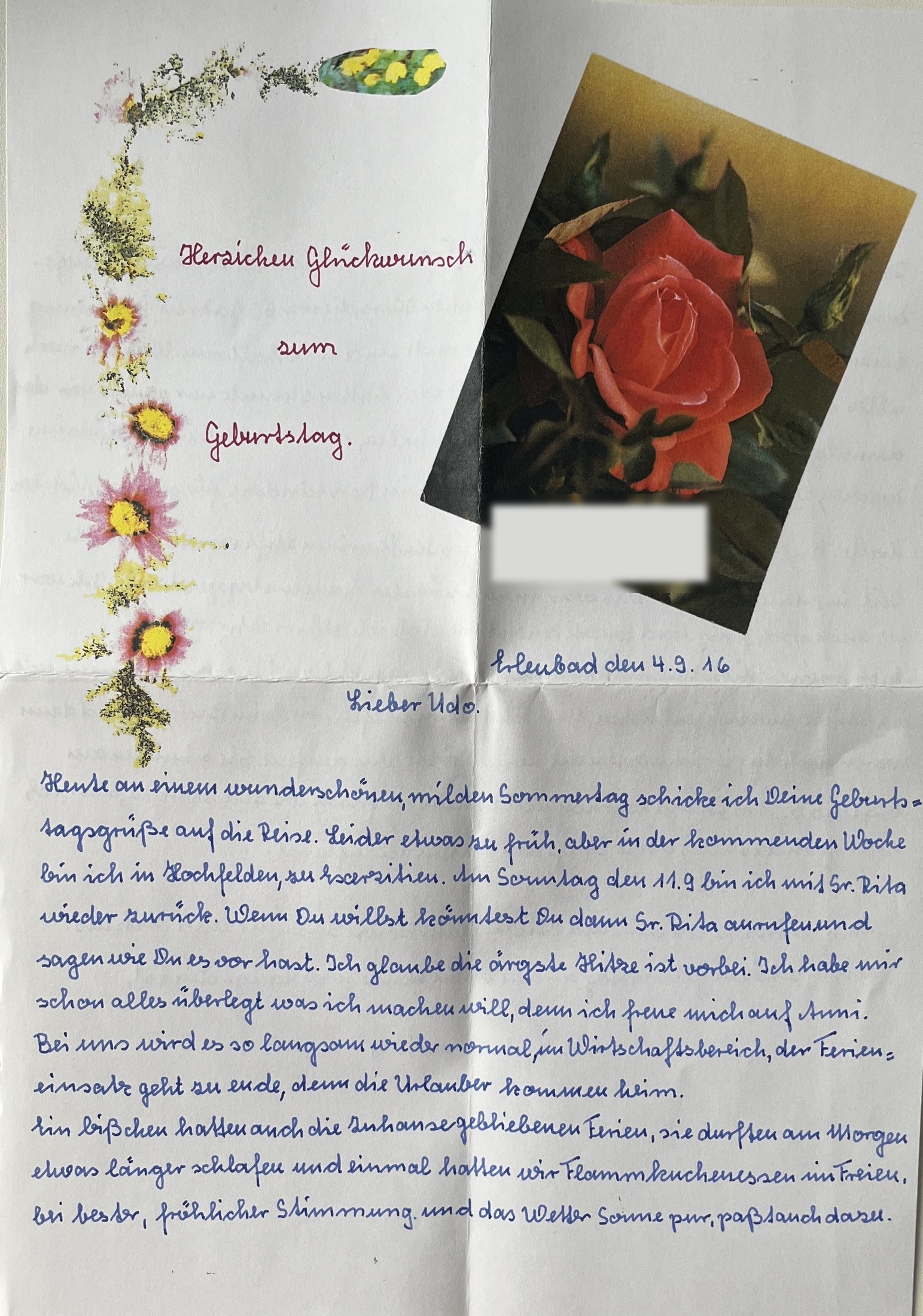 Erster Bogen mit gemalter Blumenranke und Rosenfoto